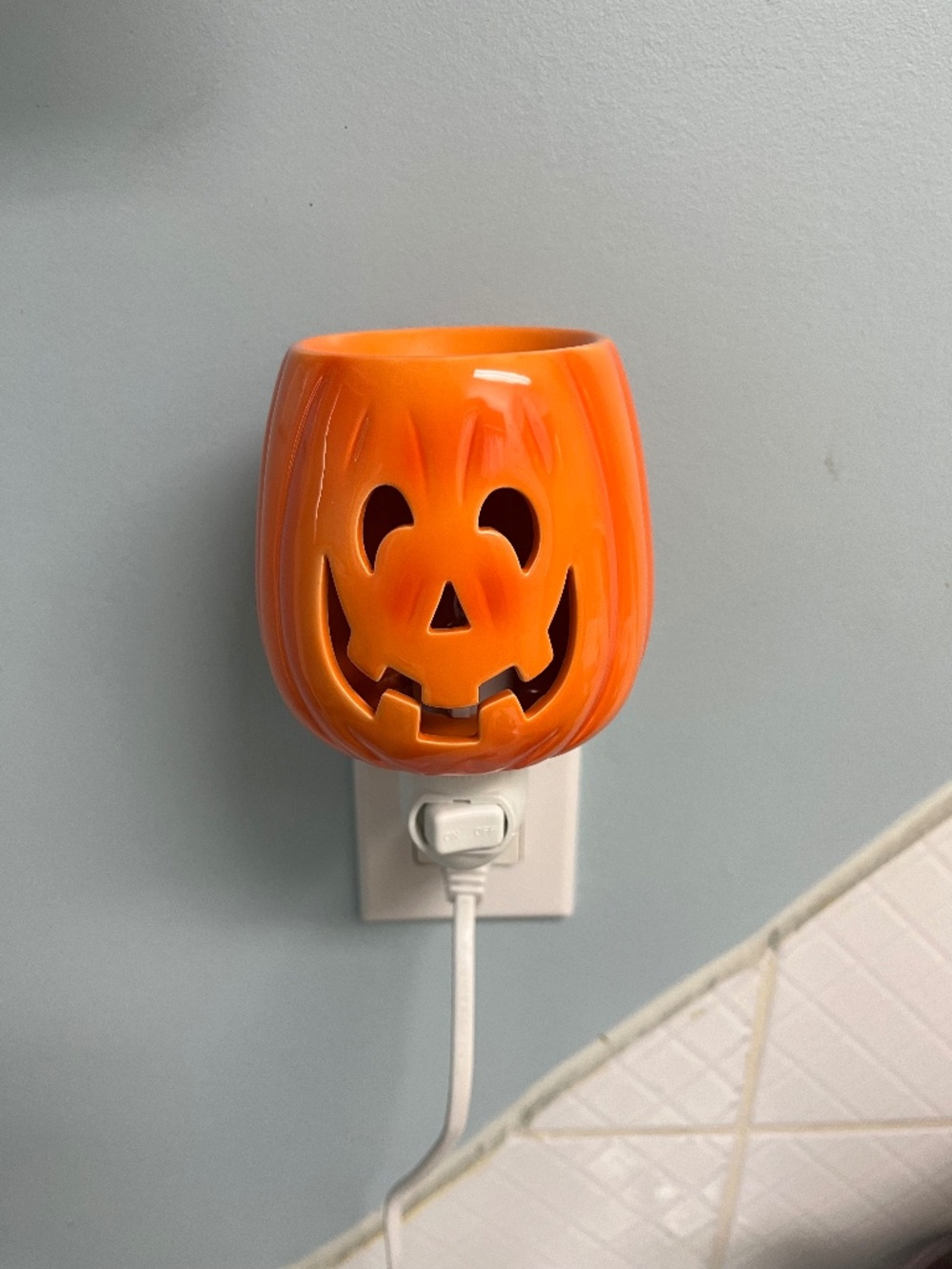 Cut It Out Scentsy Mini Warmer